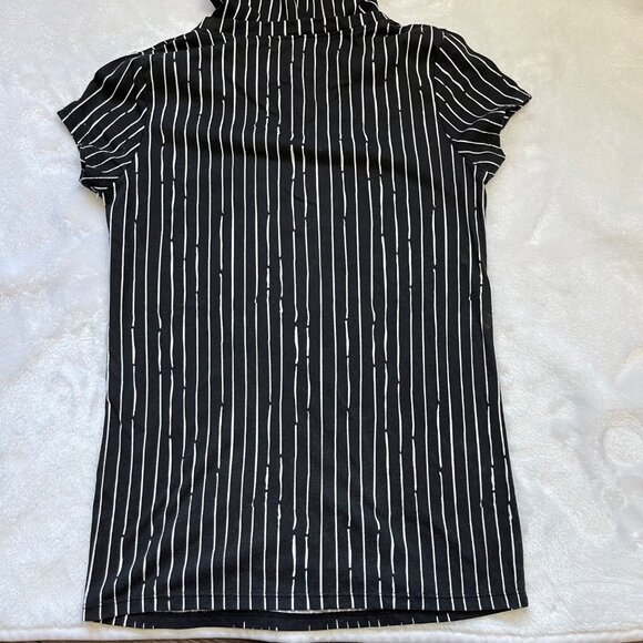 Disney The Nightmare Before Christmas Hooded Short Sleeve Tee JUNIORS Size XS/1 - Picture 7 of 8